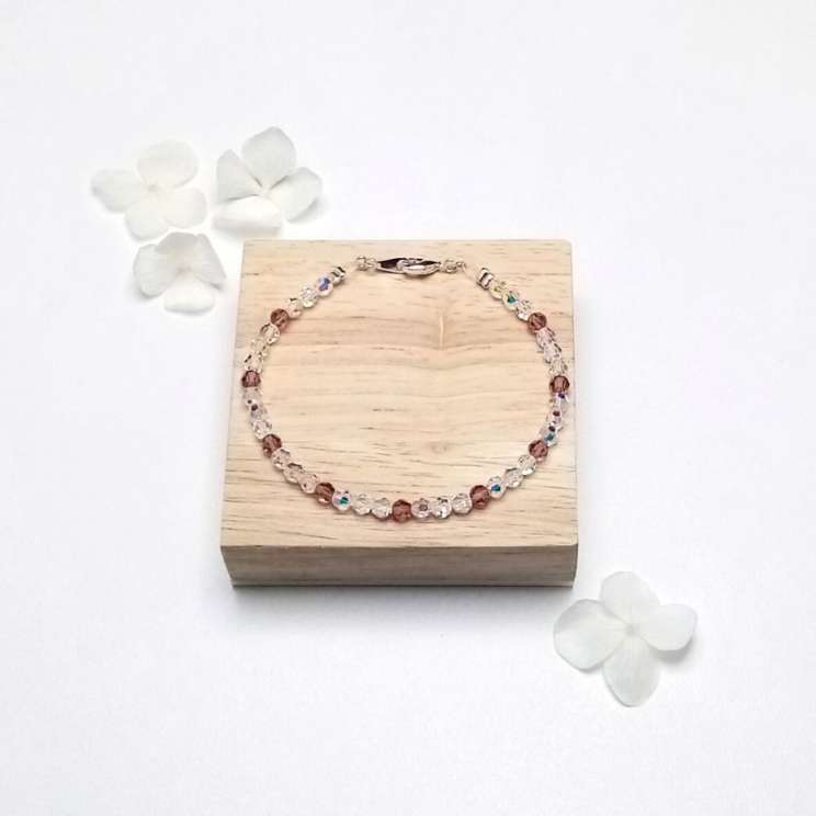 Nine, bracelet plaqué argent, perles transparentes et roses 1 - Bijoux Originelle